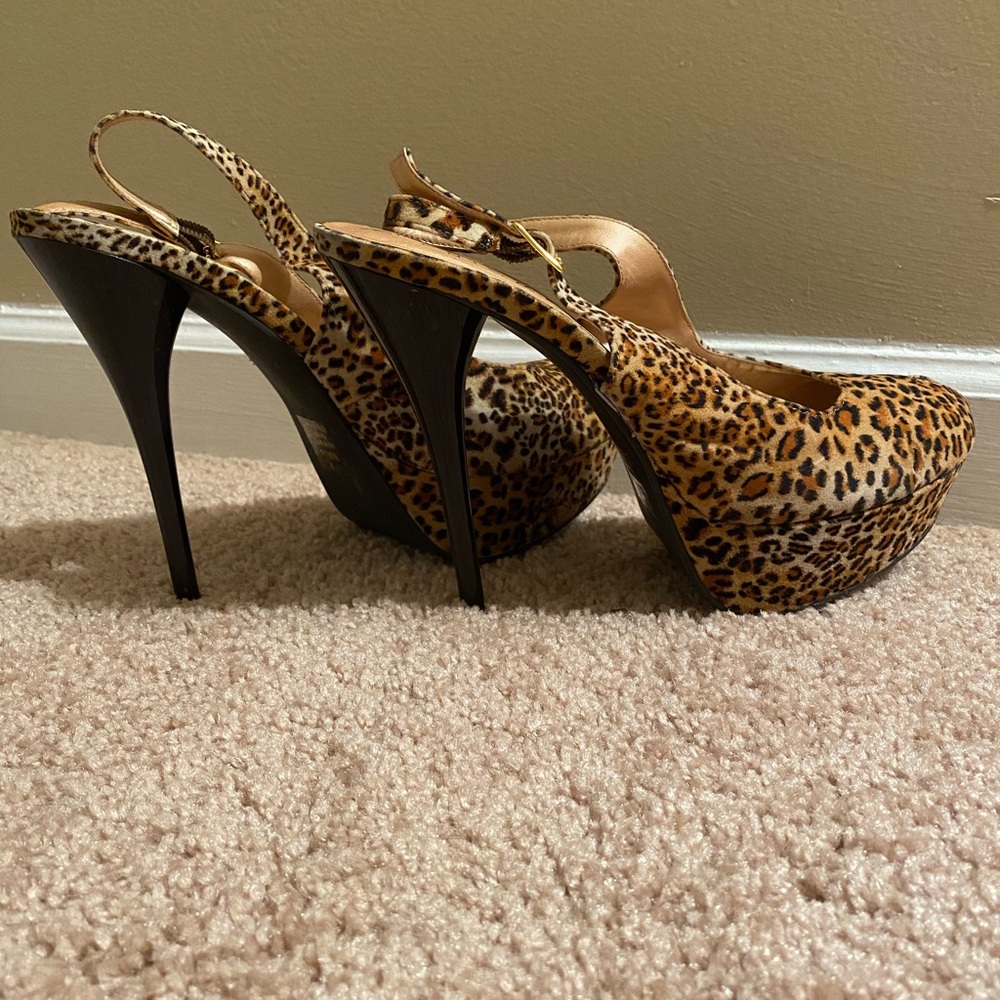 Heels - Picture 2 of 2